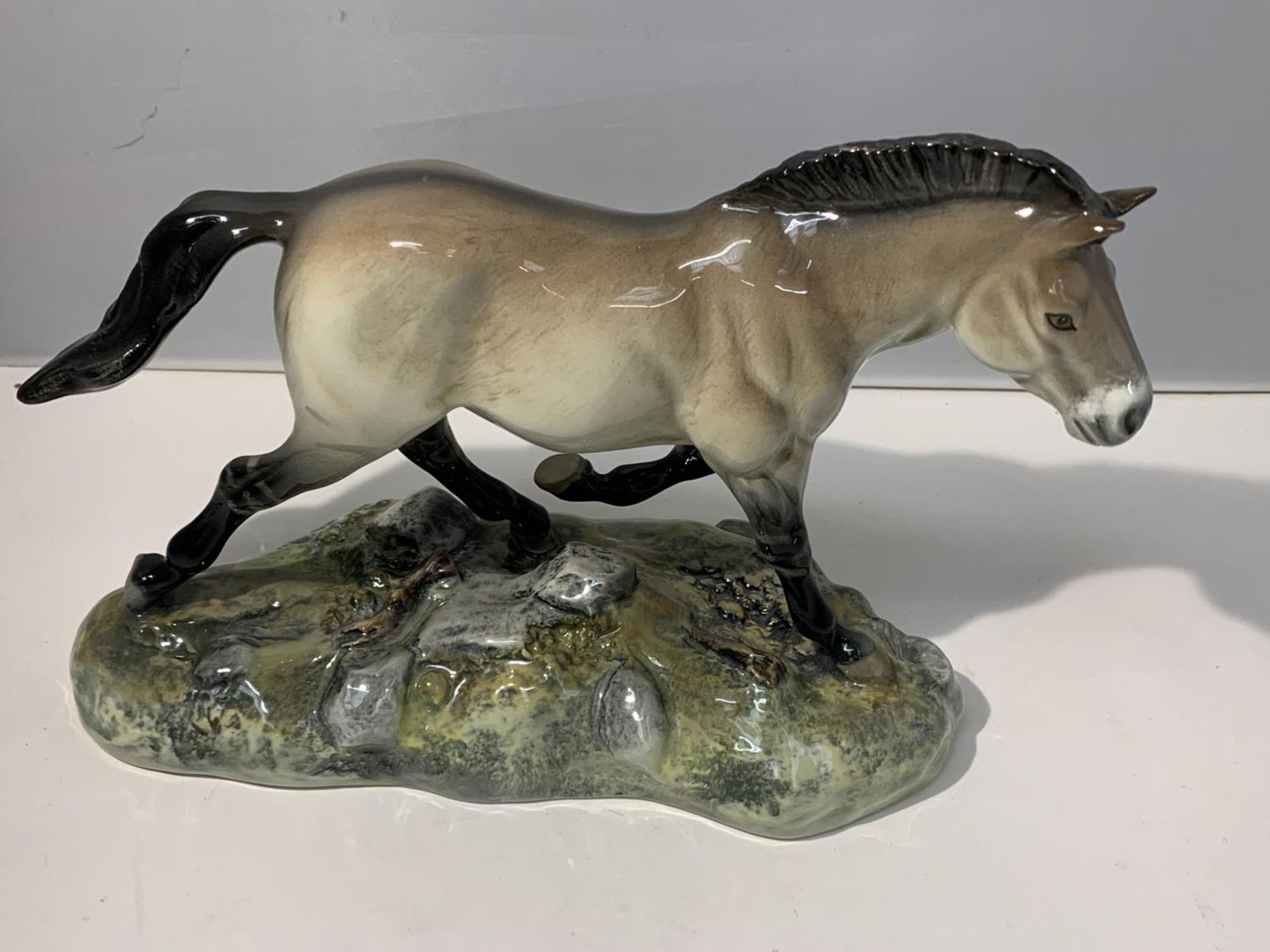 A BOXED BESWICK LIMITED EDITION PRZEWALSKIS WILD HORSE 526/1000 - Image 2 of 4