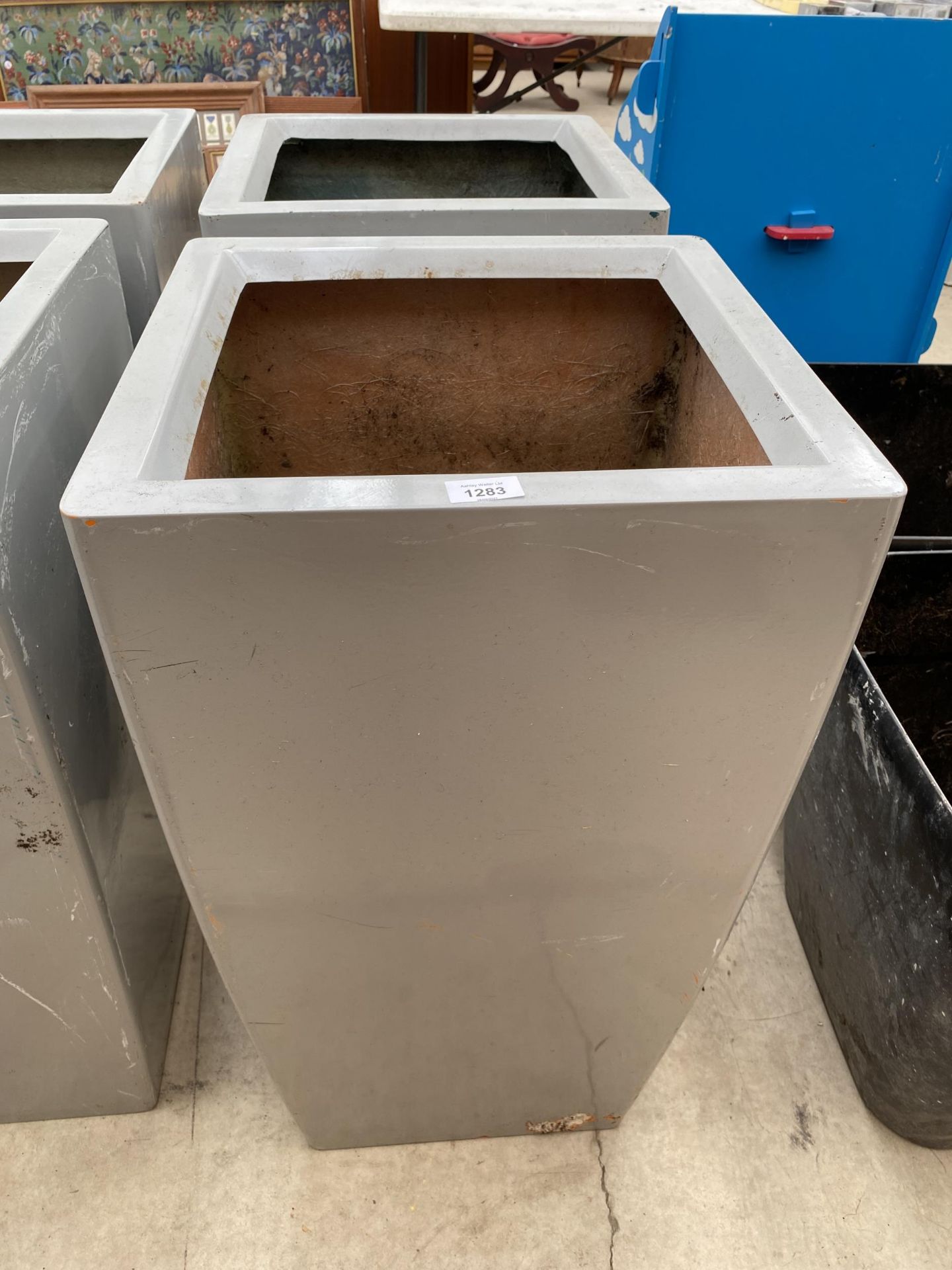 A PAIR OF TALL SQUARE FIBRE GLASS PLANTERS (H:80CM) - Image 2 of 3