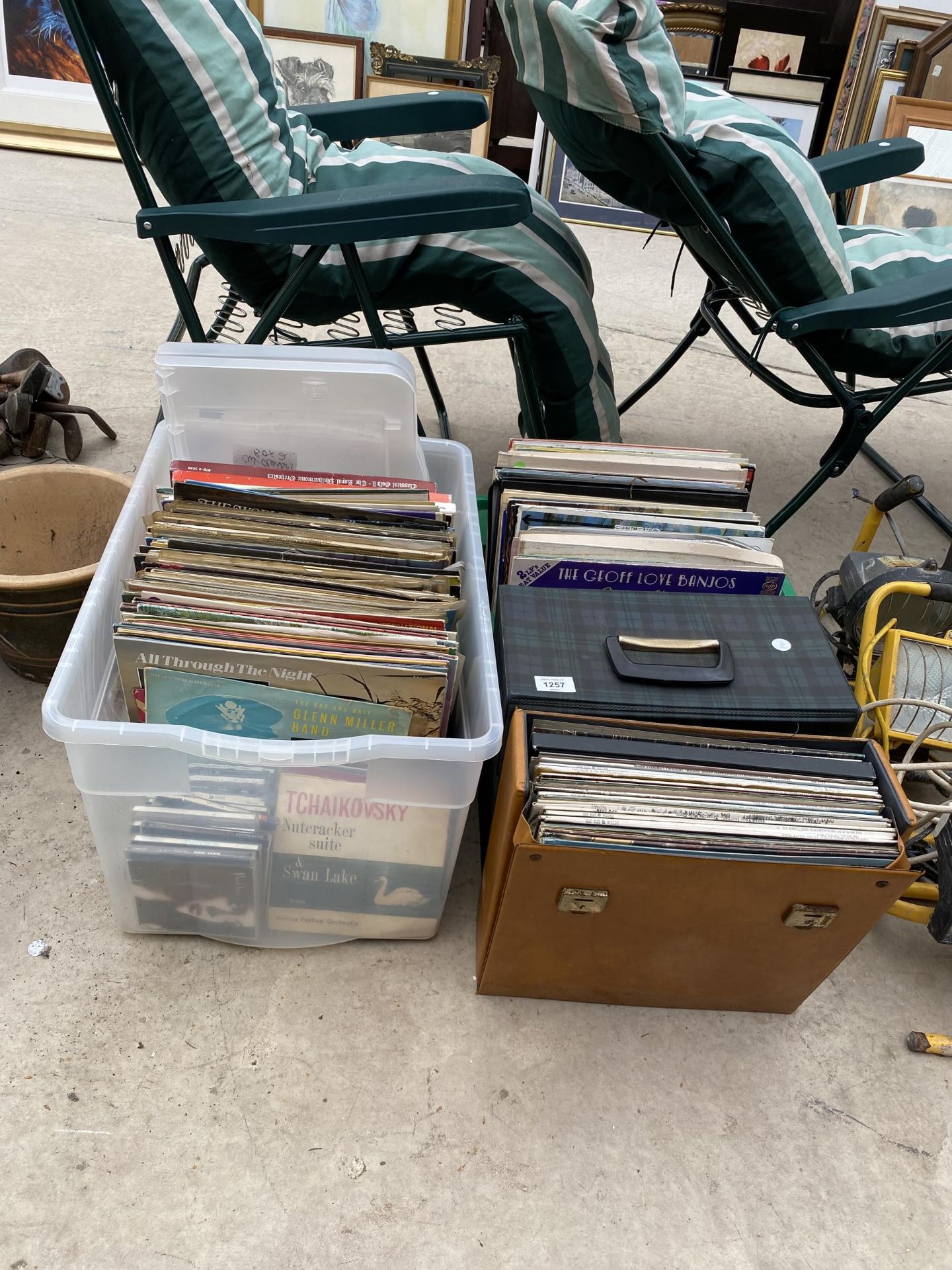 A LARGE QUANTITY OF VINTAGE LP RECORDS