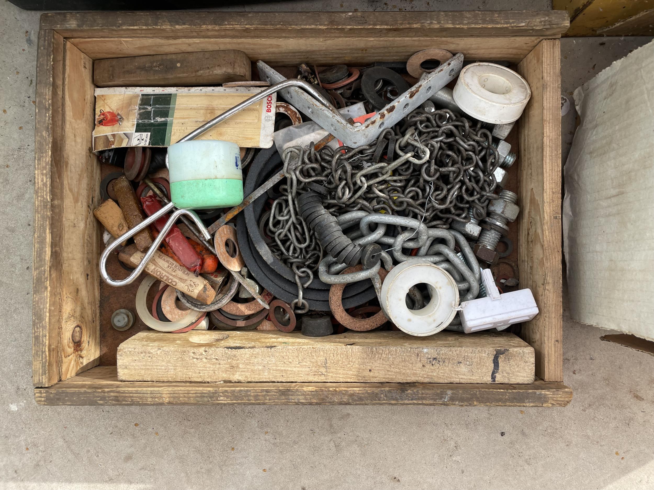 AN ASSORTMENT OF TOOLS AND HARDWARE TO INCLUDE CHISELS, SPANNERS AND SOCKETS ETC - Image 3 of 4