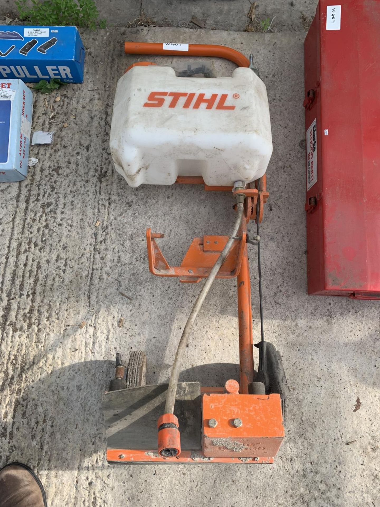 A STIHL PRESSURE WASHER AND A STIHL CONCRETE SAW TROLLEY - NO VAT - Image 4 of 6