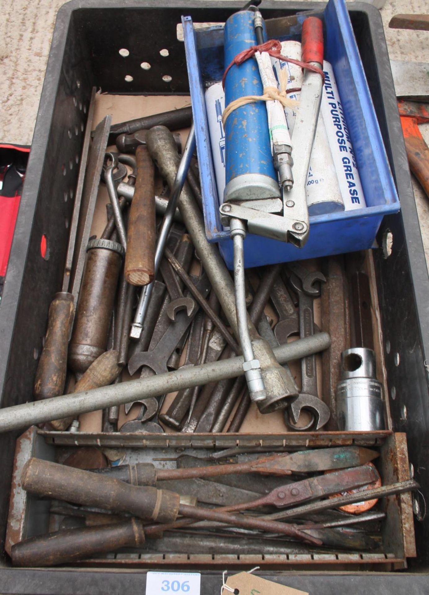 CRATE OF VARIOUS HAND TOOLS