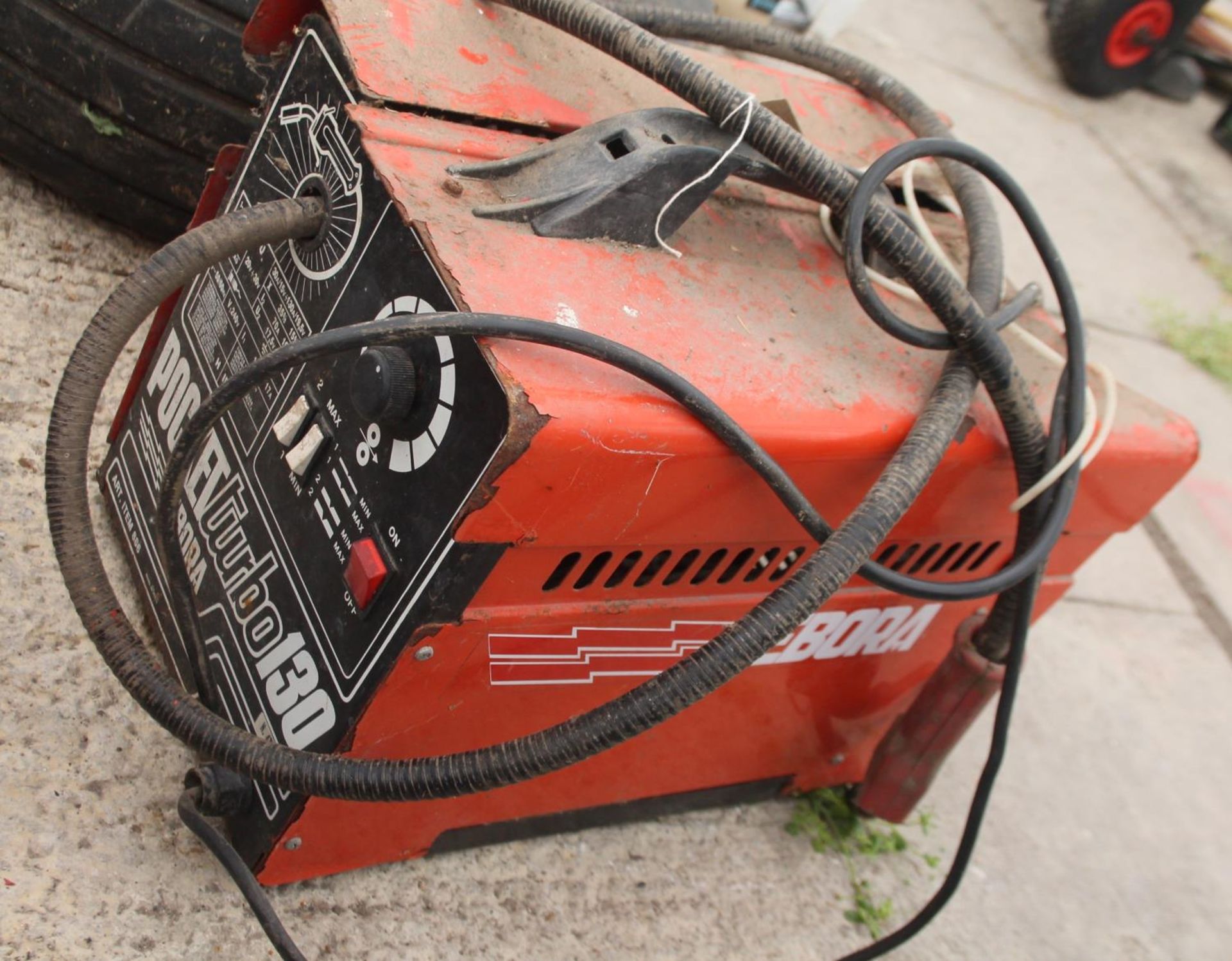 A BRIGGS AND STRATTON GENERATOR AND A CEBORA WELDER - Image 3 of 3