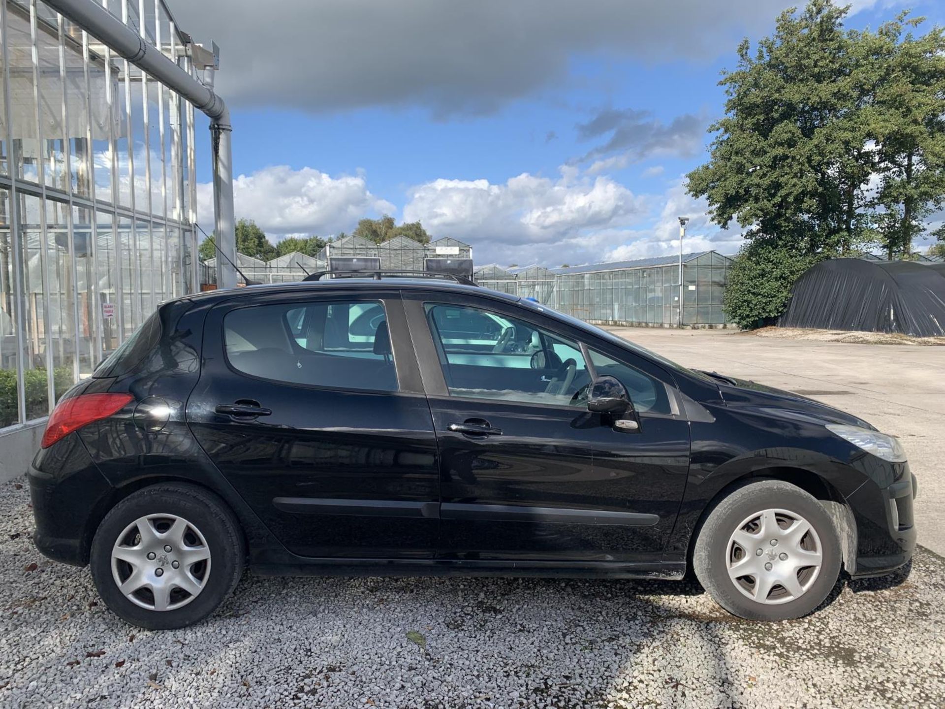 A PEUGEOT 308 S FIVE DOOR HATCHBACK PETROL CAR MOT EXPIRES 20TH OCTOBER 2021 REGISTRATION NUMBER - Image 3 of 12