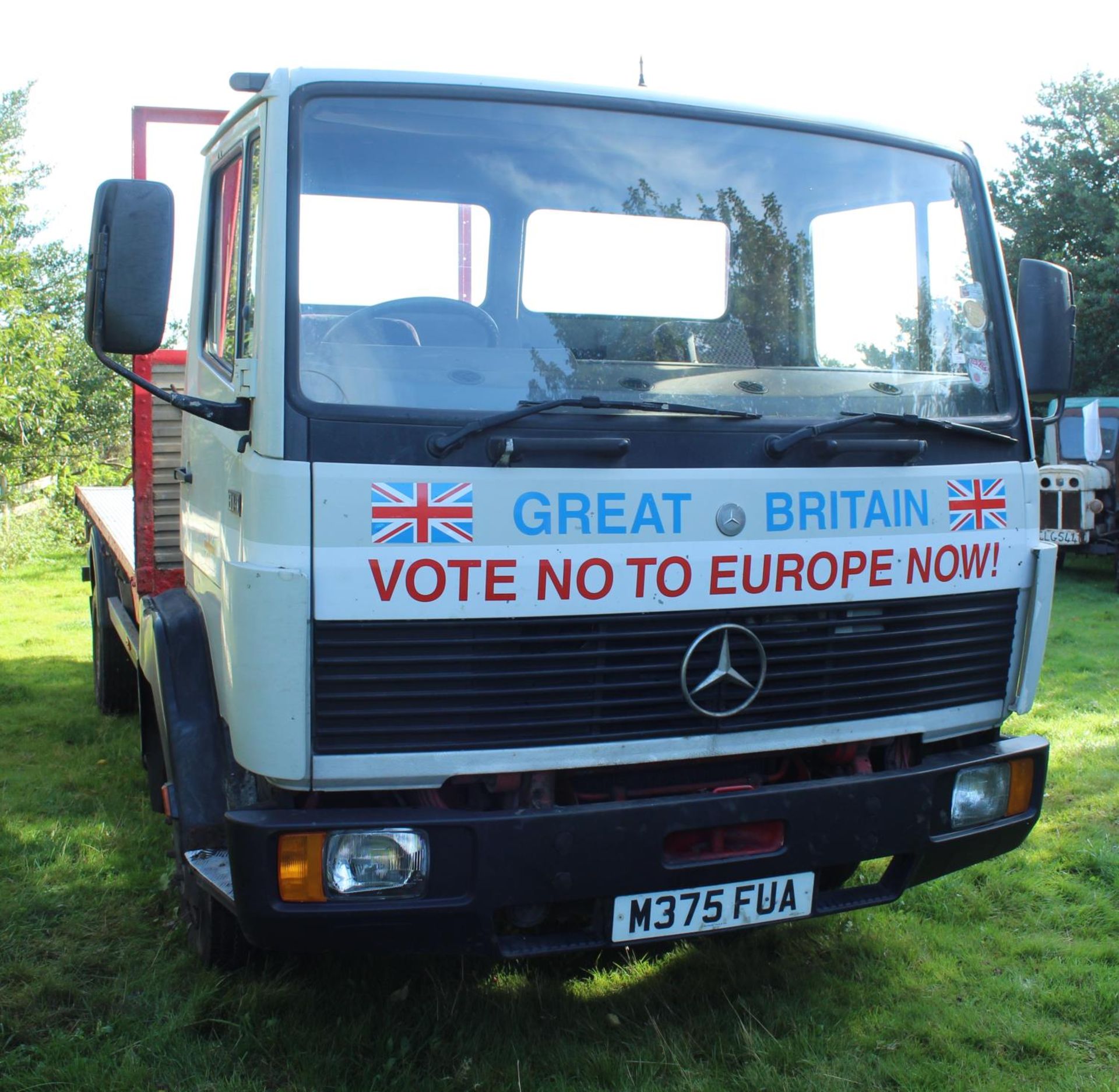 A MERCEDES 814 LORRY WITH A 17' LONG ALUMINIUM BODY REGISTRATION NUMBER M575 FUA LOG BOOK APPLIED - Image 4 of 4