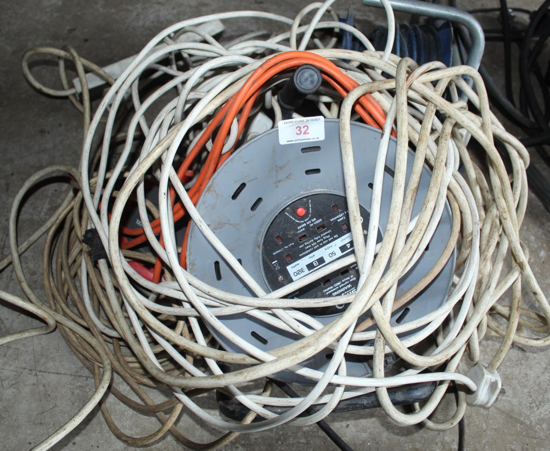 VARIOUS EXTENSION LEADS