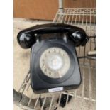 A VINTAGE BLACK 1960/70s RETRO TELEPHONE