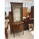 AN EDWARDIAN MAHOGANY GLAZED DISPLAY CABINET ON CUPBOARD BASE WITH TAPERED LEGS, 25" WIDE