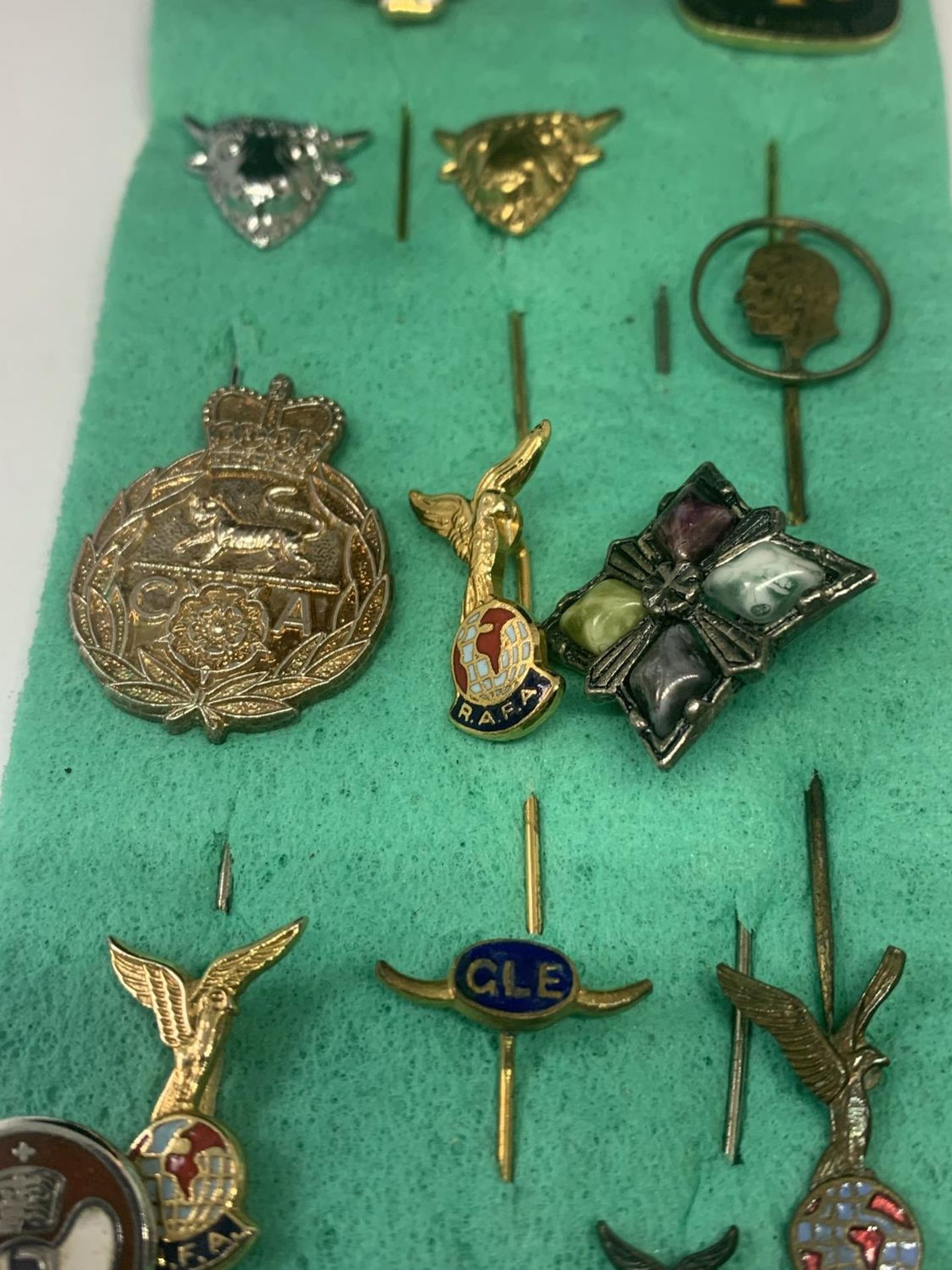 VARIOUS ASSORTED PIN BADGES - Image 3 of 4