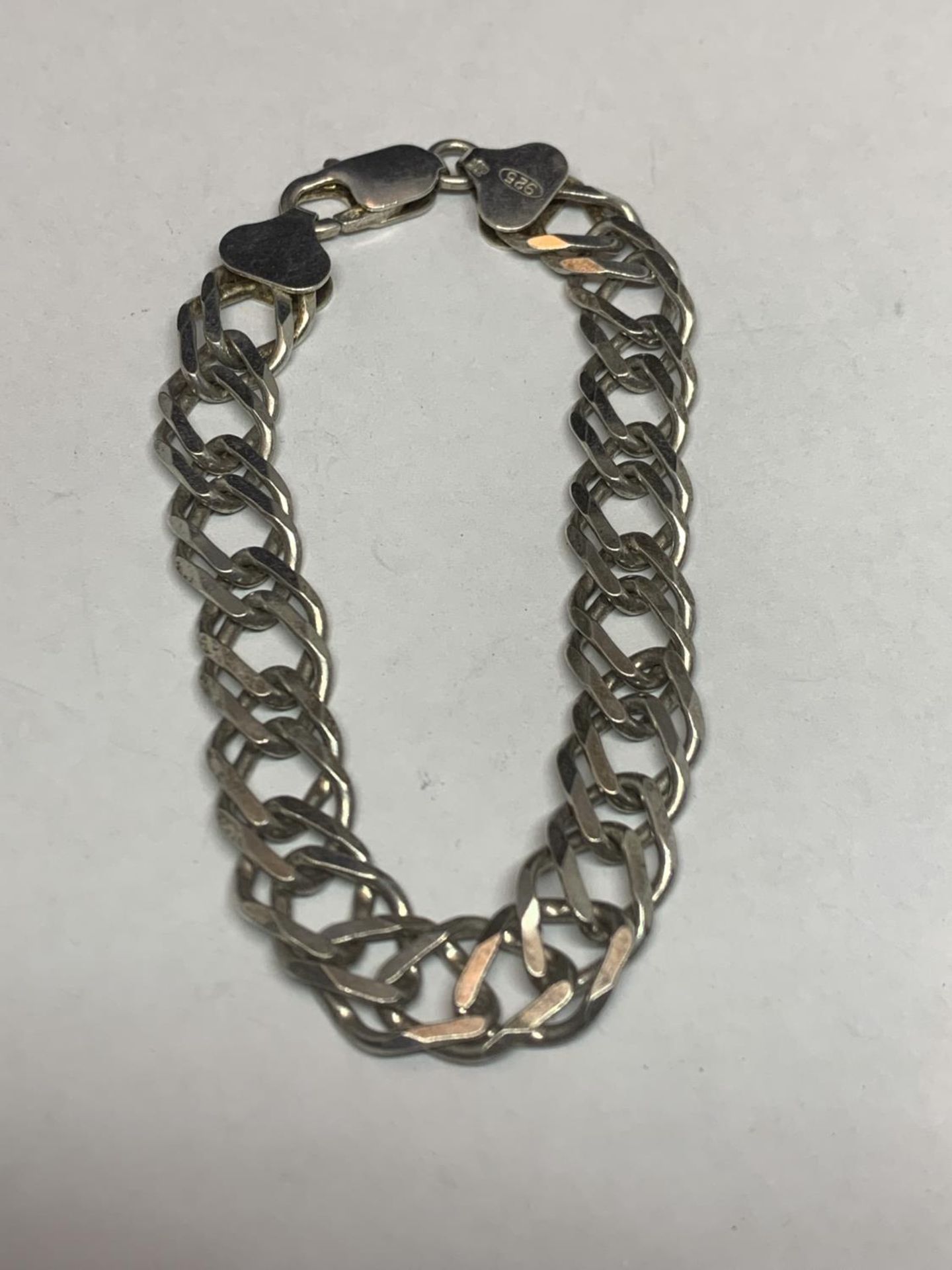 A HEAVY SILVER CURB LINK BRACELET - Image 2 of 2