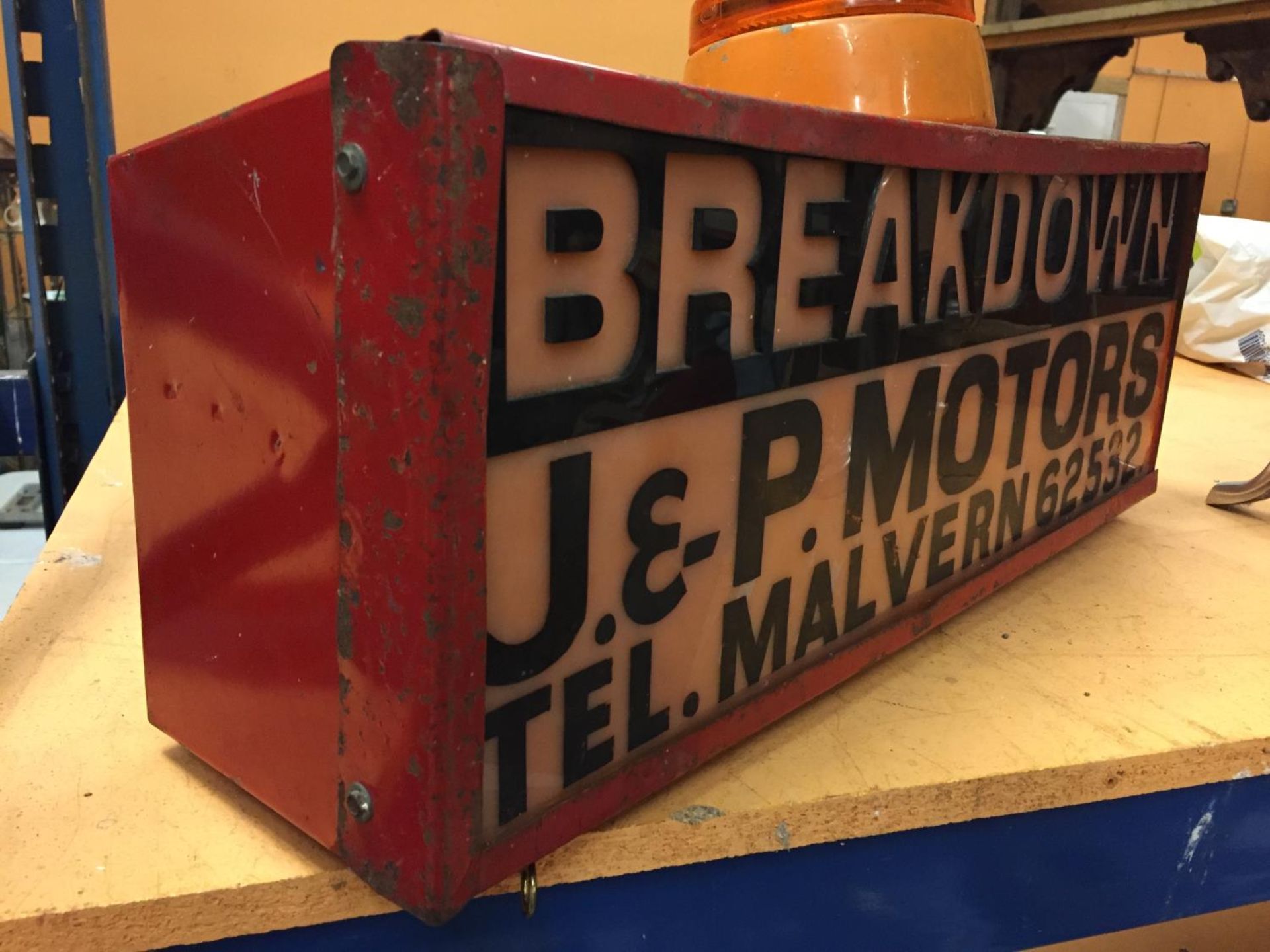 A BREAKDOWN J & P MOTORS MALVERN ILLUMINATED LIGHT BOX SIGN - Image 3 of 5