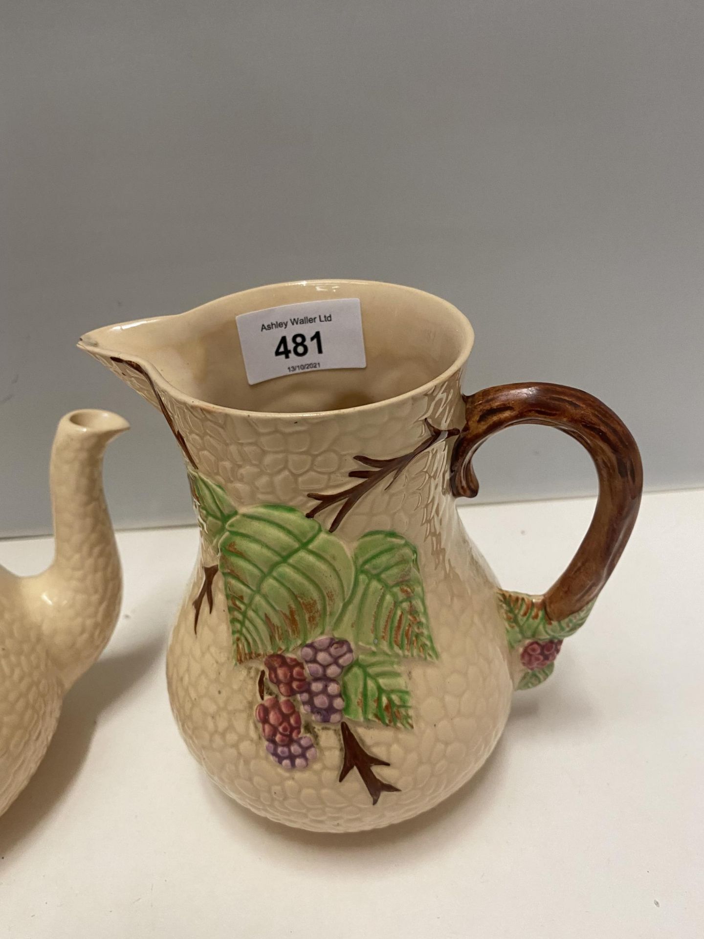 TWO PIECES OF WADE CHINA TO INCLUDE A TEA POT AND JUG WITH BRAMBLE DESIGN - Image 3 of 4