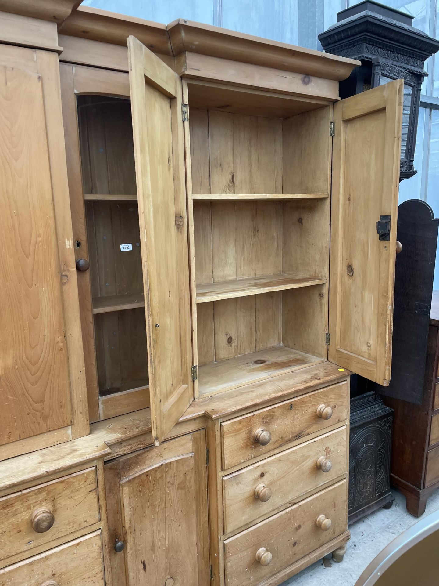 A VICTORIAN PINE INVERTED BREAKFRONT HOUSEKEEPERS CUPBOARD WITH SIX DRAWERS AND CUPBOARD TO THE - Image 9 of 9