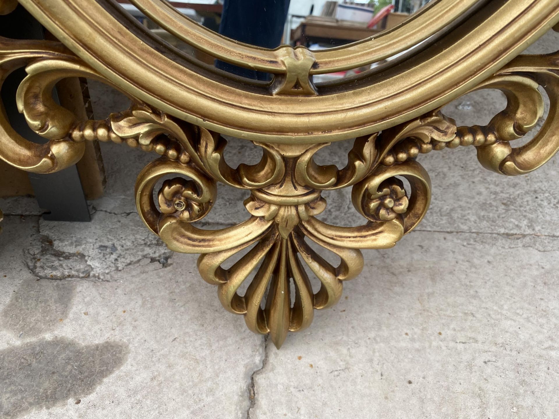 THREE VARIOUS DECORATIVE GILT FRAMED MIRRORS - Image 6 of 7