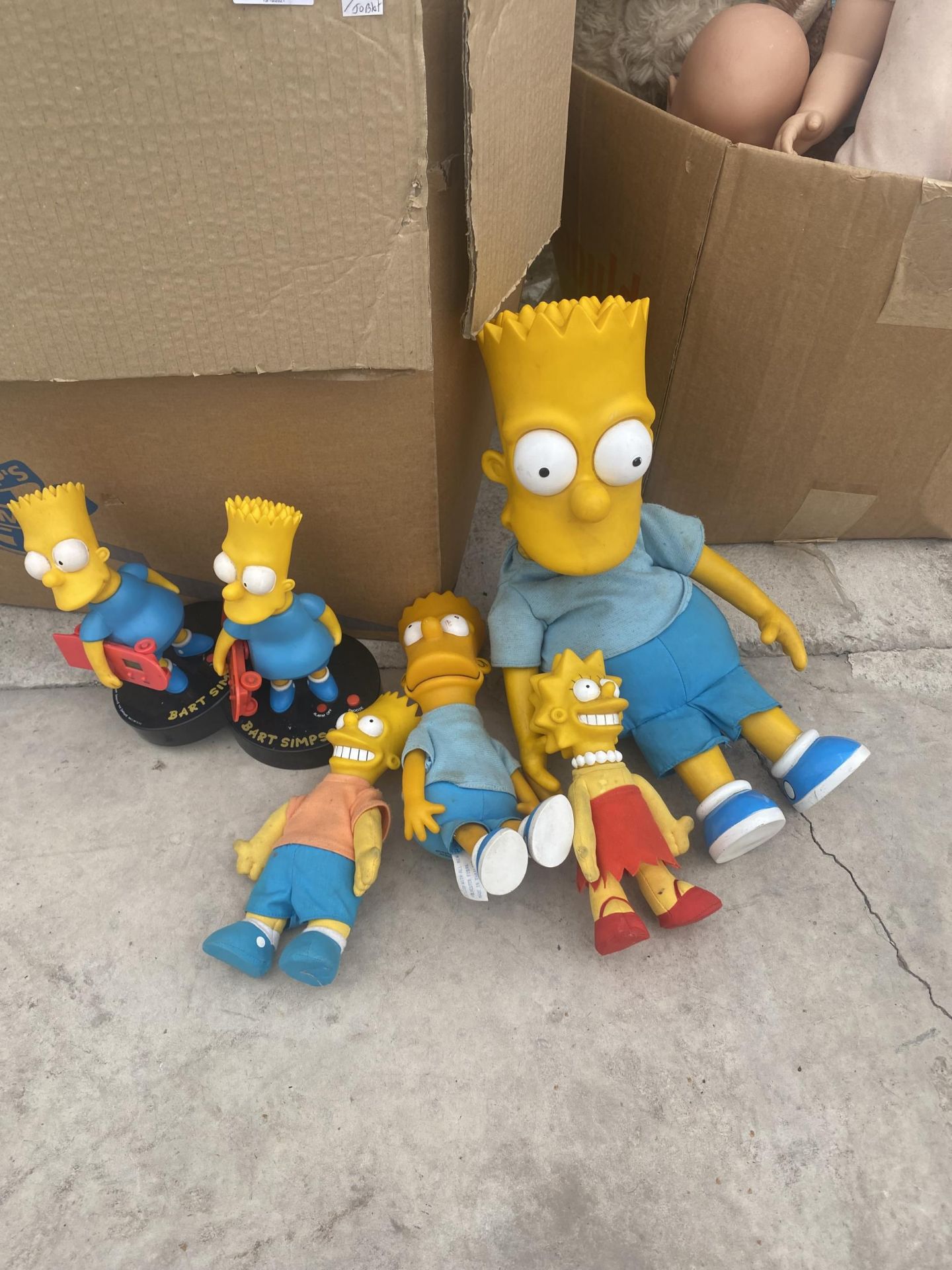 AN ASSORTMENT OF CHILDRENS TOYS AND DOLLS TO INCLUDE BART SIMPSON FIGURES - Image 2 of 3
