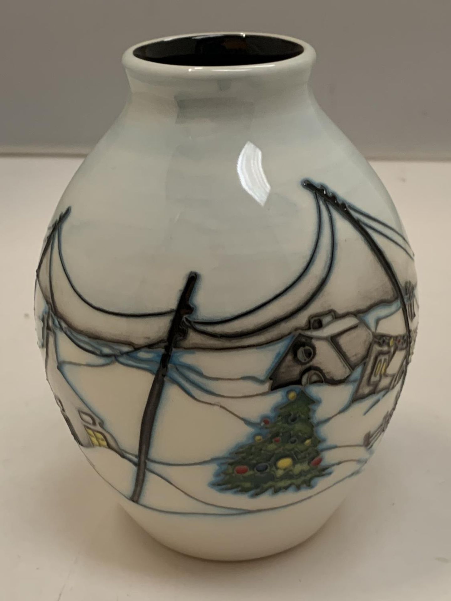 A MOORCROFT HOME FOR CHRISTMAS VASE 5 INCHES TALL - Image 3 of 4