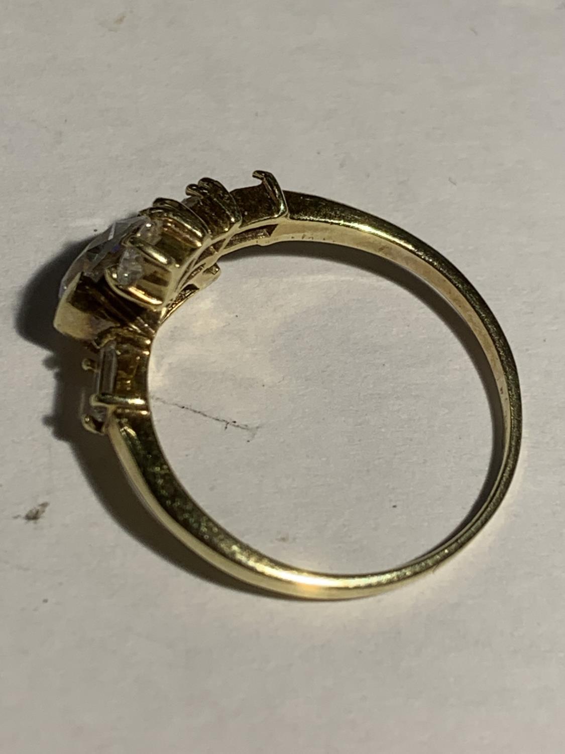 A 9 CARAT GOLD RING WITH CLEAR STONES SIZE P GROSS WEIGHT 3.1 GRAMS (A/F STONE MISSING) - Image 3 of 3