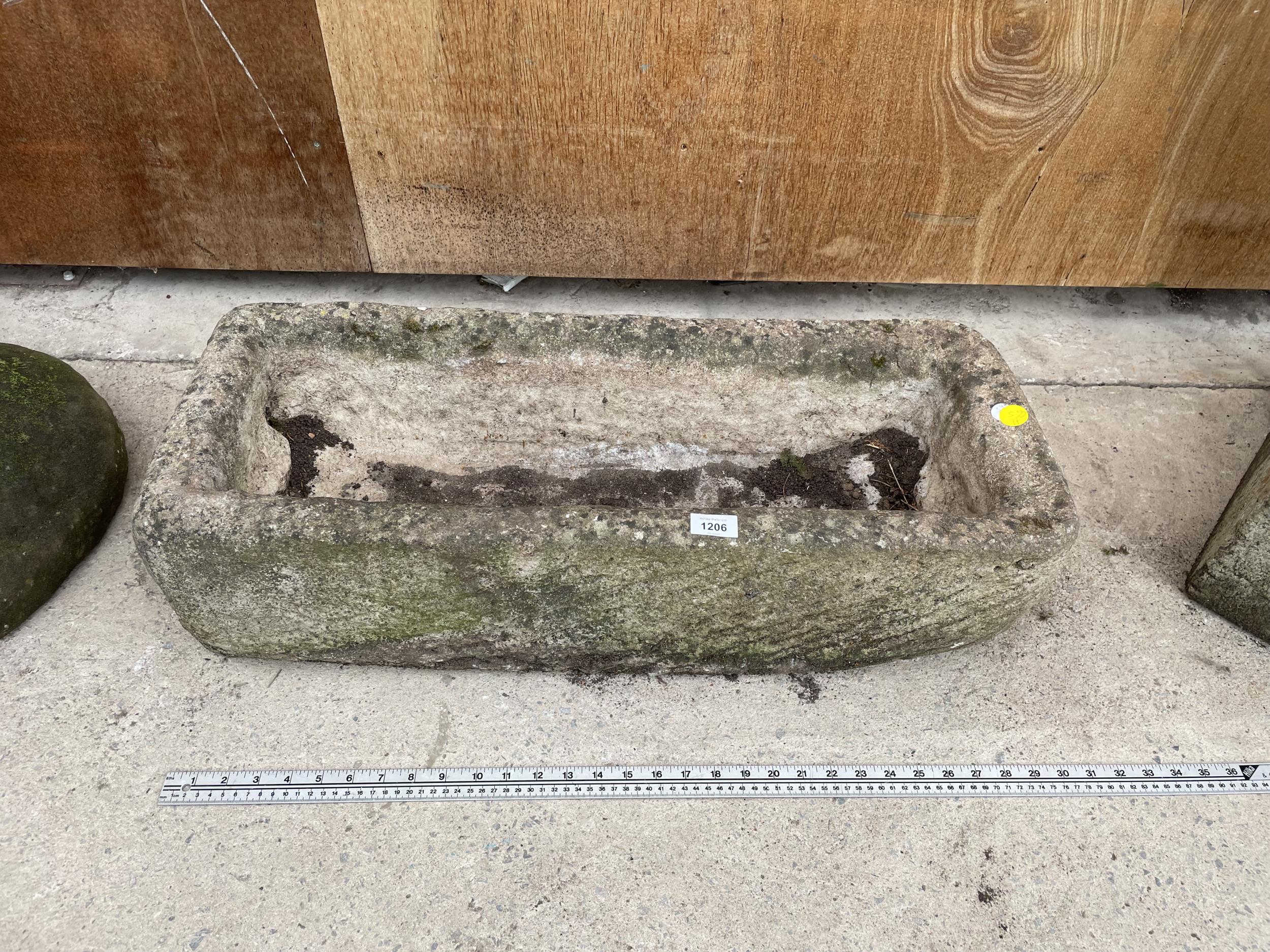 A STONE TROUGH - APPROXIMATELY 75 CM WIDE - Image 2 of 4