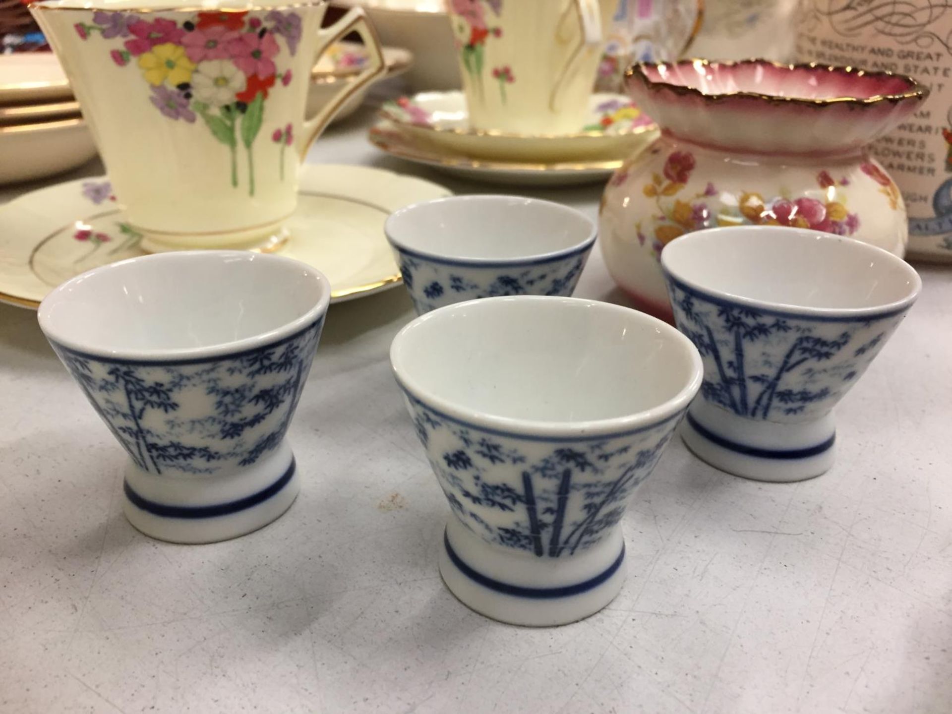 A LARGE QUANTITY OF CERAMICS TO INCLUDE CHELSON CHINA MANUFACTURED FOR HARRODS, THREE PIECES A/F, - Image 3 of 7