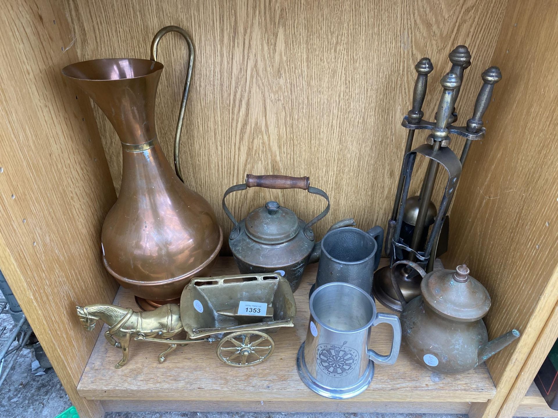 AN ASSORTMENT OF ITEMS TO INCLUDE A BRASS HORSE AND CART, A COPPER JUG AND A FIRESIDE COMPANION