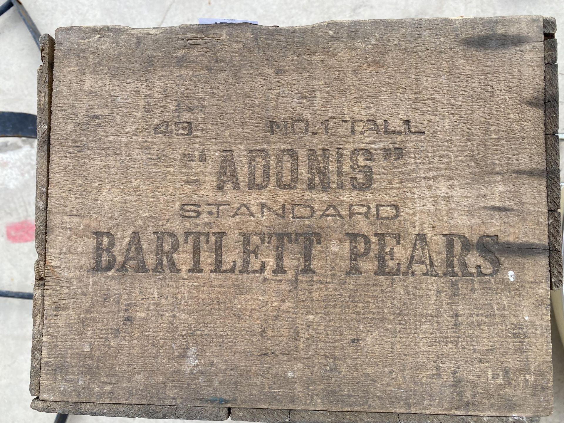 A VINTAGE WOODEN BARTLET PEAR CRATE - Image 4 of 4