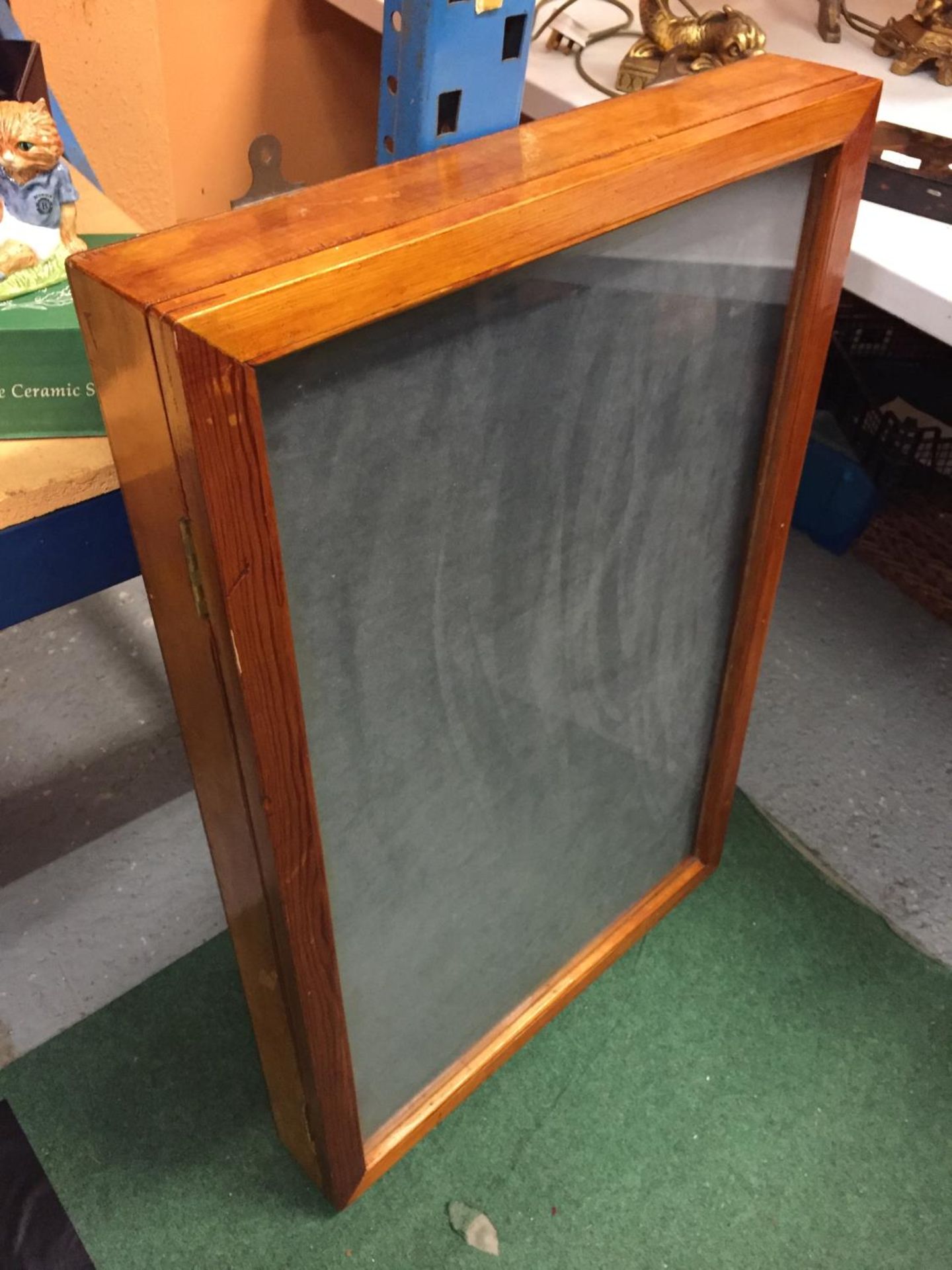 A WOODEN FRAMED COUNTER TOP DISPLAY CABINET - Image 2 of 4