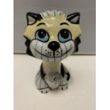 A LORNA BAILEY HANDPAINTED AND SIGNED CAT AND MOUSE FIGURINE