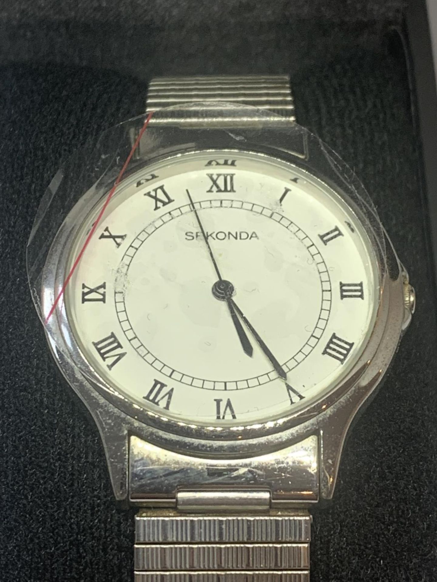 A NEW SECONDA WRIST WATCH IN A PRESENTATION BOX SEEN WORKING BUT NO WARRANTY - Image 2 of 4