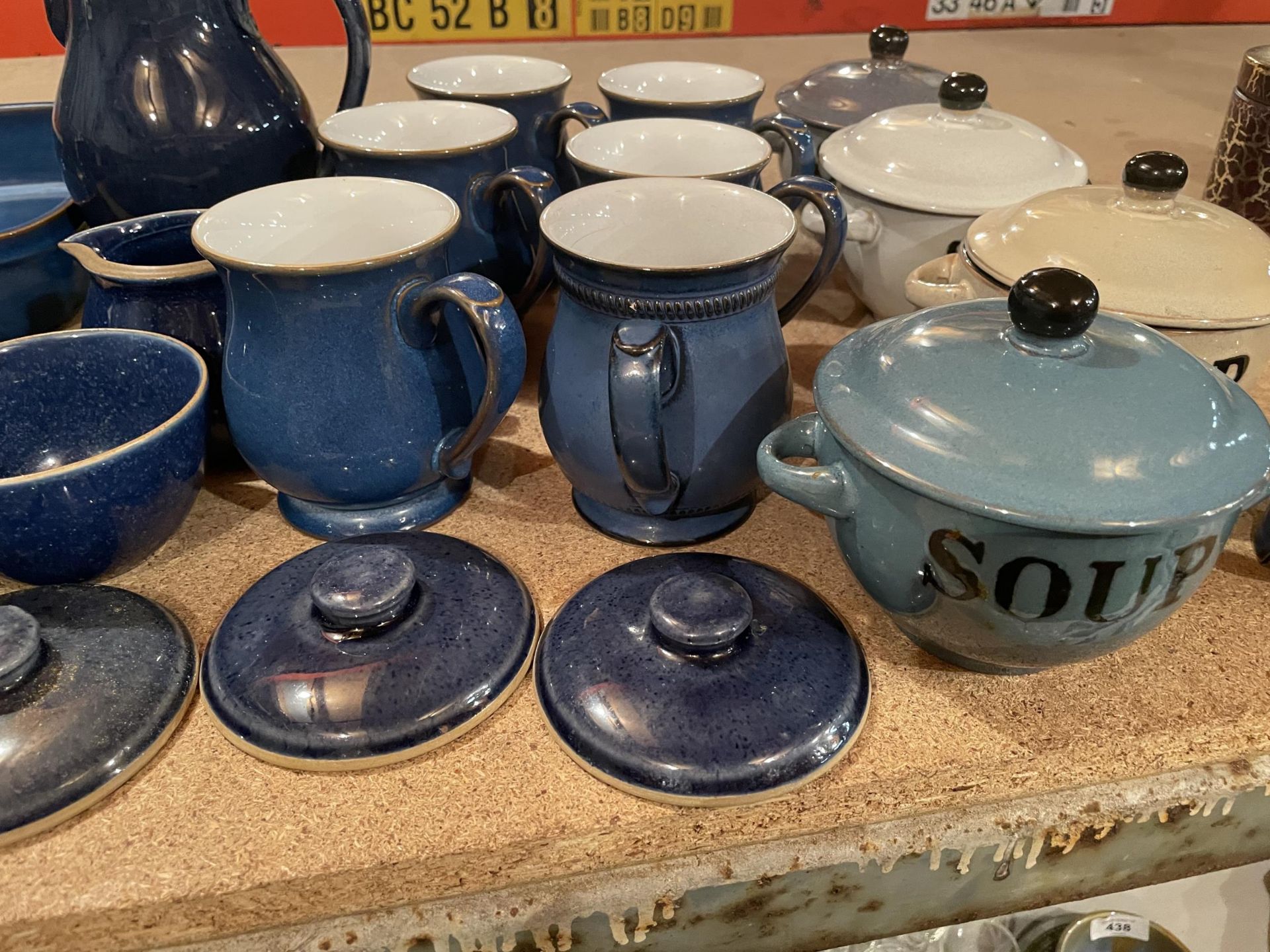 A BLUE COLLECTION TO INCLUDE SOME DENBY MUGS, LIDDED CASSEROLE DISHES , LIDDED SOUP BOWLS ETC - Image 3 of 3