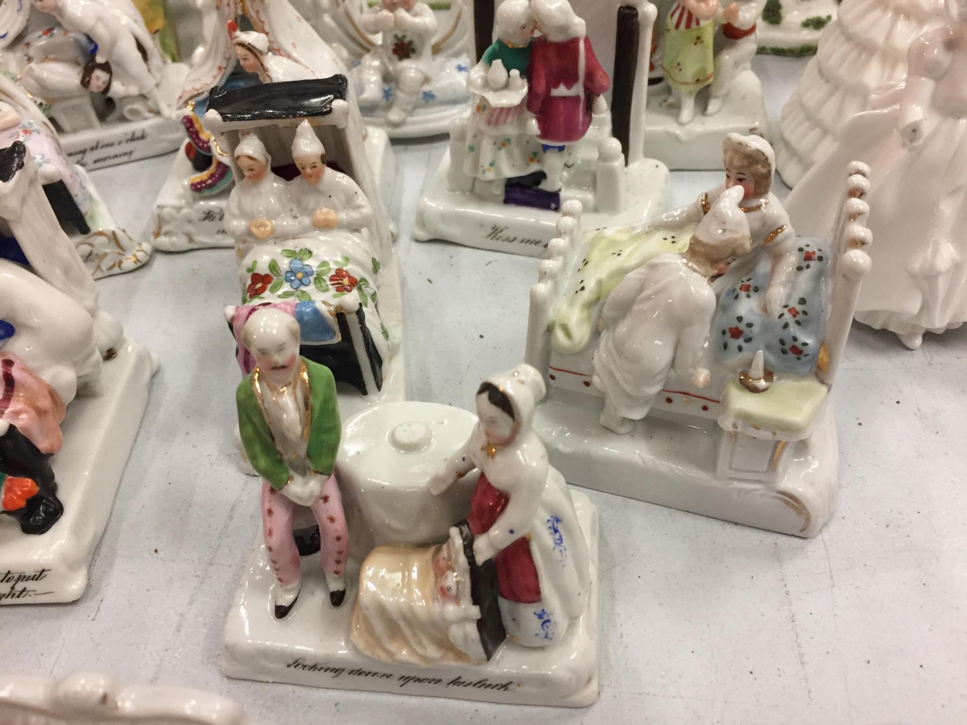 NINE VARIOUS DECORATIVE CERAMICS TO INCLUDE COALPORT COTTAGES, TWO ROYAL DOULTON FIGURES BABIE ETC - Image 7 of 13