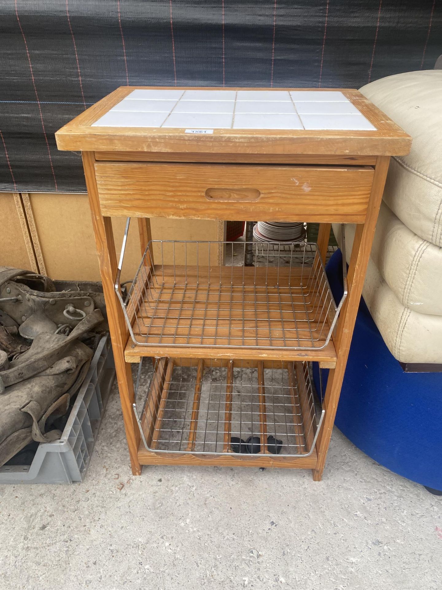 AN ASSORTMENT OF ITEMS TO INCLUDE TWO FOOT STOOLS, AND TWO RACKS - Image 2 of 4