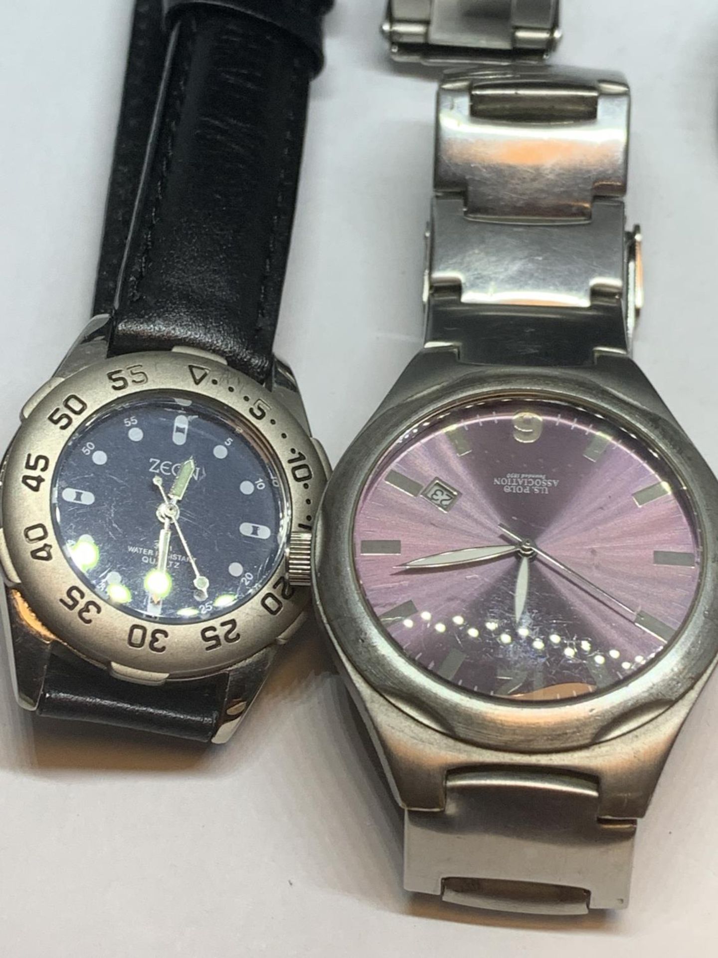 FIVE VARIOUS WRIST WATCHES ALL SEEN WORKING BUT NO WARRANTY - Image 2 of 4