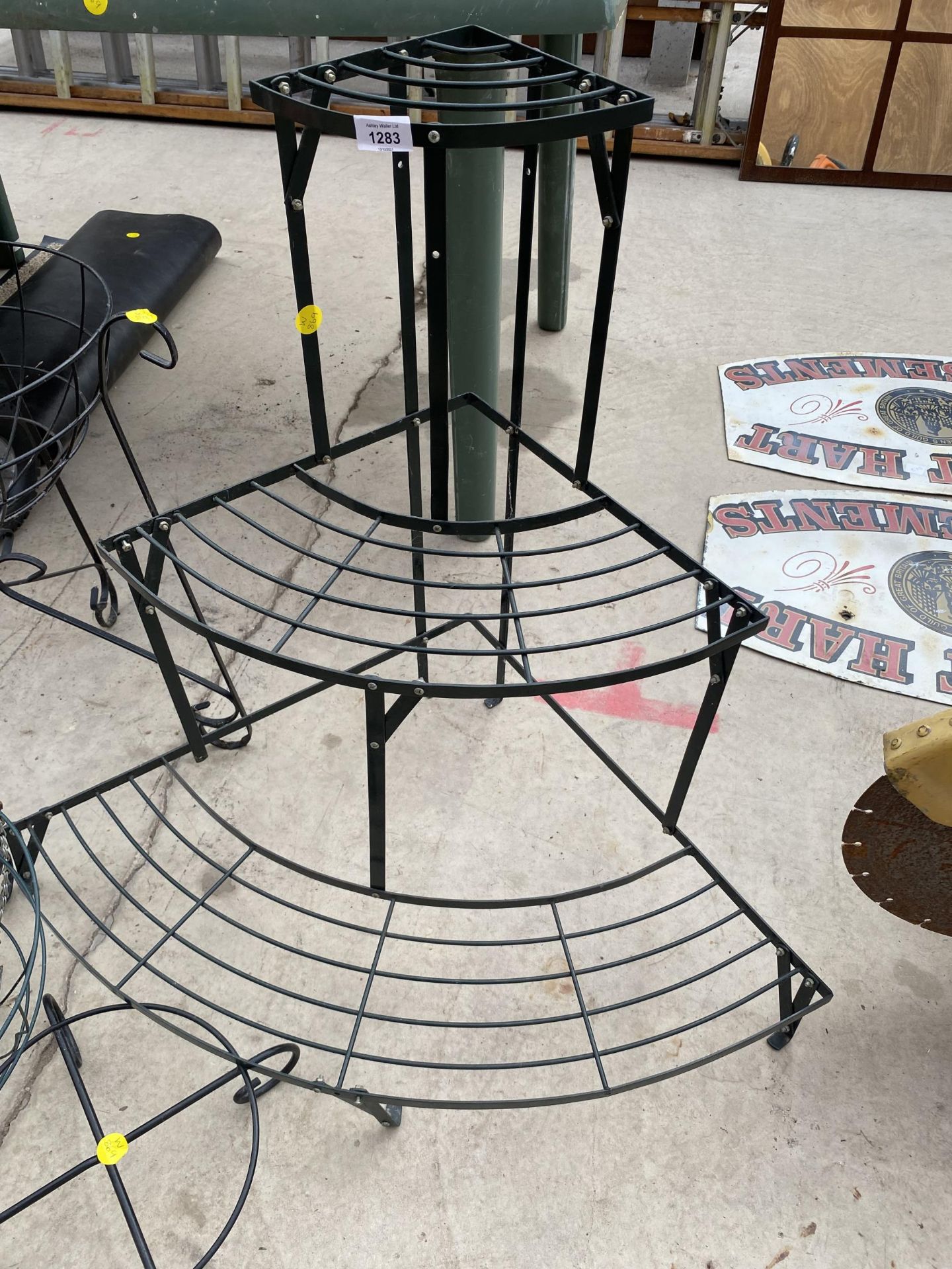 AN ASSORTMENT OF GARDEN ITEMS TO INCLUDE A WROUGHT IRON PLANT STAND, THREE TIERD PLANT STAND AND - Image 2 of 3