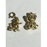 TWO 9 CARAT GOLD CHARMS TO INCLUDE A BEAR AND A FROG GROSS WEIGHT 2.9 GRAMS