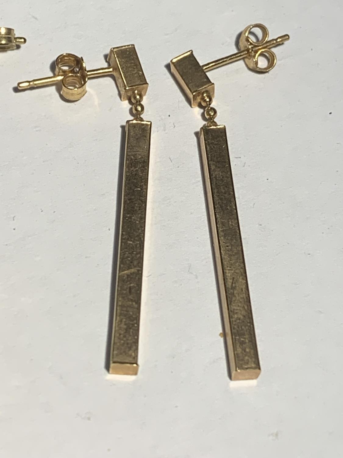 TWO PAIRS OF 9 CARAT GOLD EARRINGS GROSS WEIGHT 3.6 GRAMS - Image 2 of 3