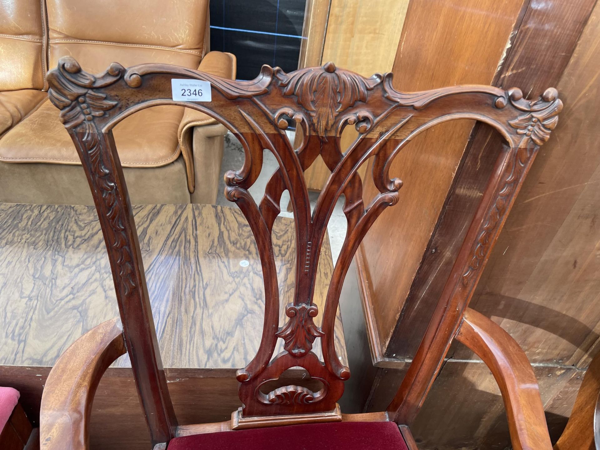 A MAHOGANY CHIPPENDALE STYLE CARVER CHAIR ON BALL AND CLAW FRONT FEET - Image 2 of 4
