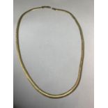 A 9 CARAT GOLD NECKLACE MARKED 375 LENGTH 46CM GROSS WEIGHT 7.4 GRAMS