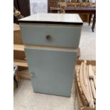 A RETRO WOODEN KITCHEN UNIT ENCLOSING A SINGLE DRAWER AND LOWER CUPBORD