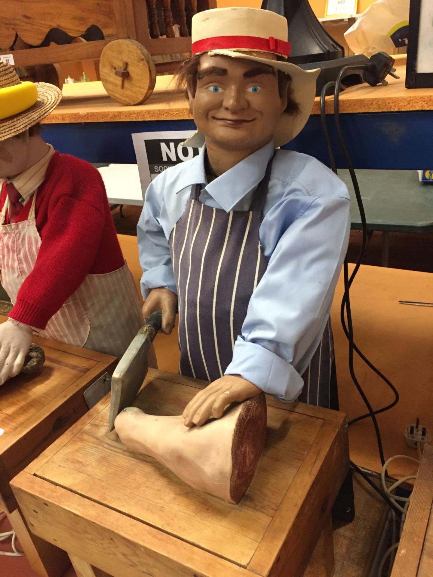 A 1970'S BUTCHER CHARACTER AUTOMATION PUPPET FIGURE - Image 2 of 4