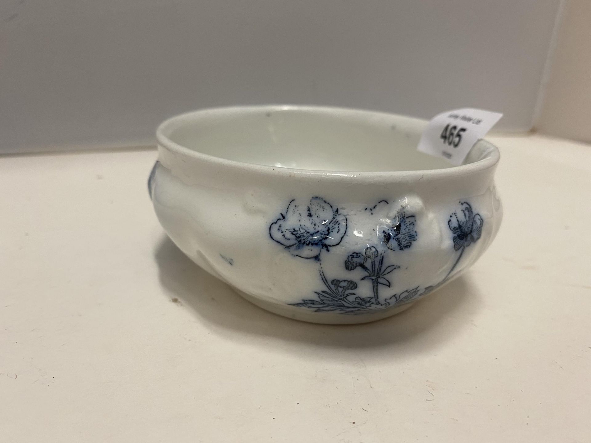 A PRETTY BLUE AND WHITE OVAL SHAPED DISH STAMPED DOULTON BURSLEM - Image 3 of 3