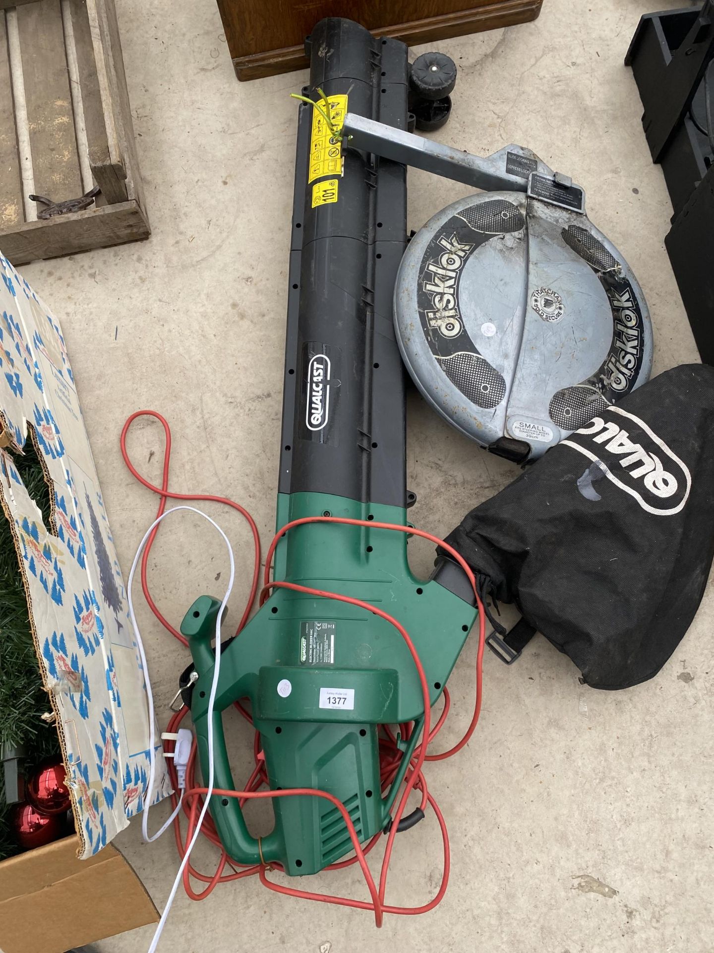 AN ASSORTMENT OF ITEMS TO INCLUDE AN ELECTRIC LEAF BLOWER, A DESK FAN AND A DISKLOK - Image 4 of 4