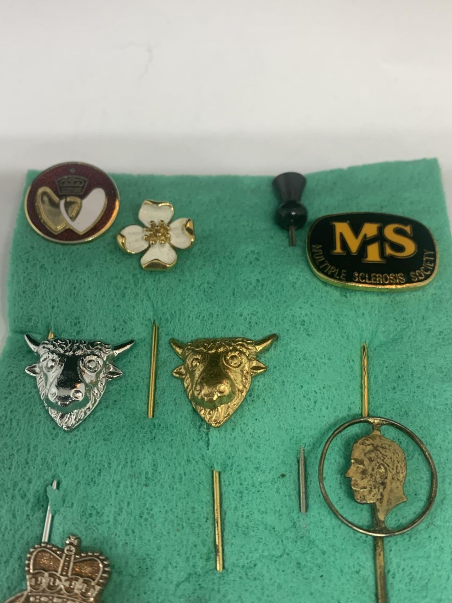 VARIOUS ASSORTED PIN BADGES - Image 2 of 4