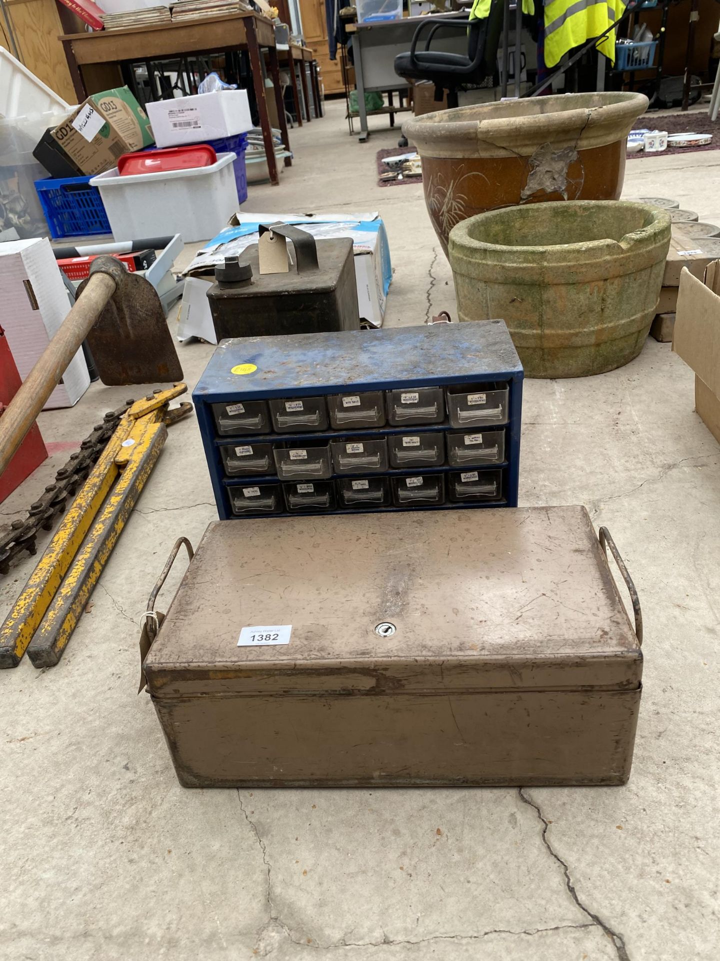 A VINTAGE FUEL CAN WITH BRASS TOP, TWO STOARGE CONTAINERS AND A FURTHER FUEL CAN - Image 2 of 6