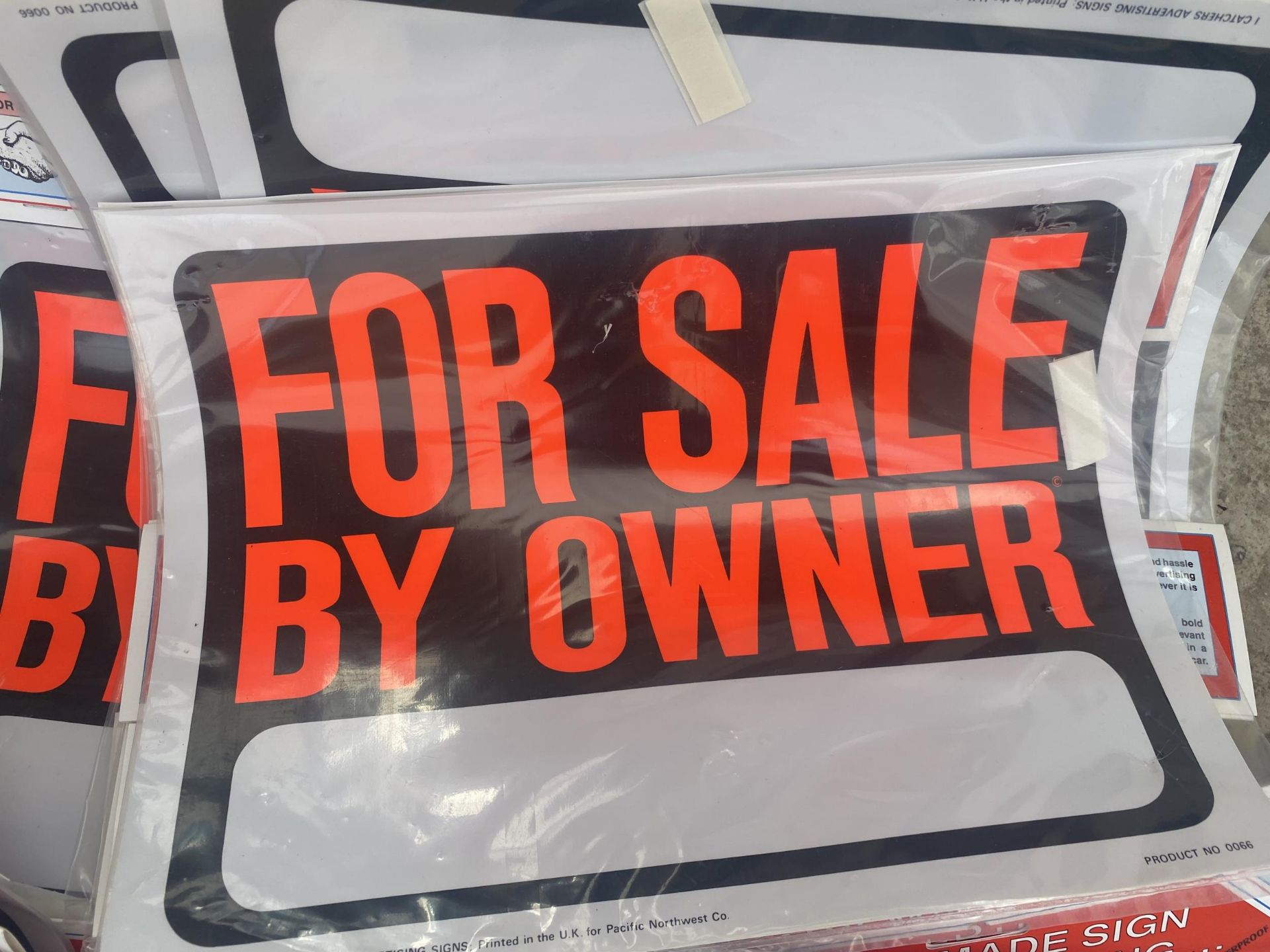 A LARGE QUANTITY OF READY MADE FOR SALE BY OWNER SIGNS - Image 2 of 3