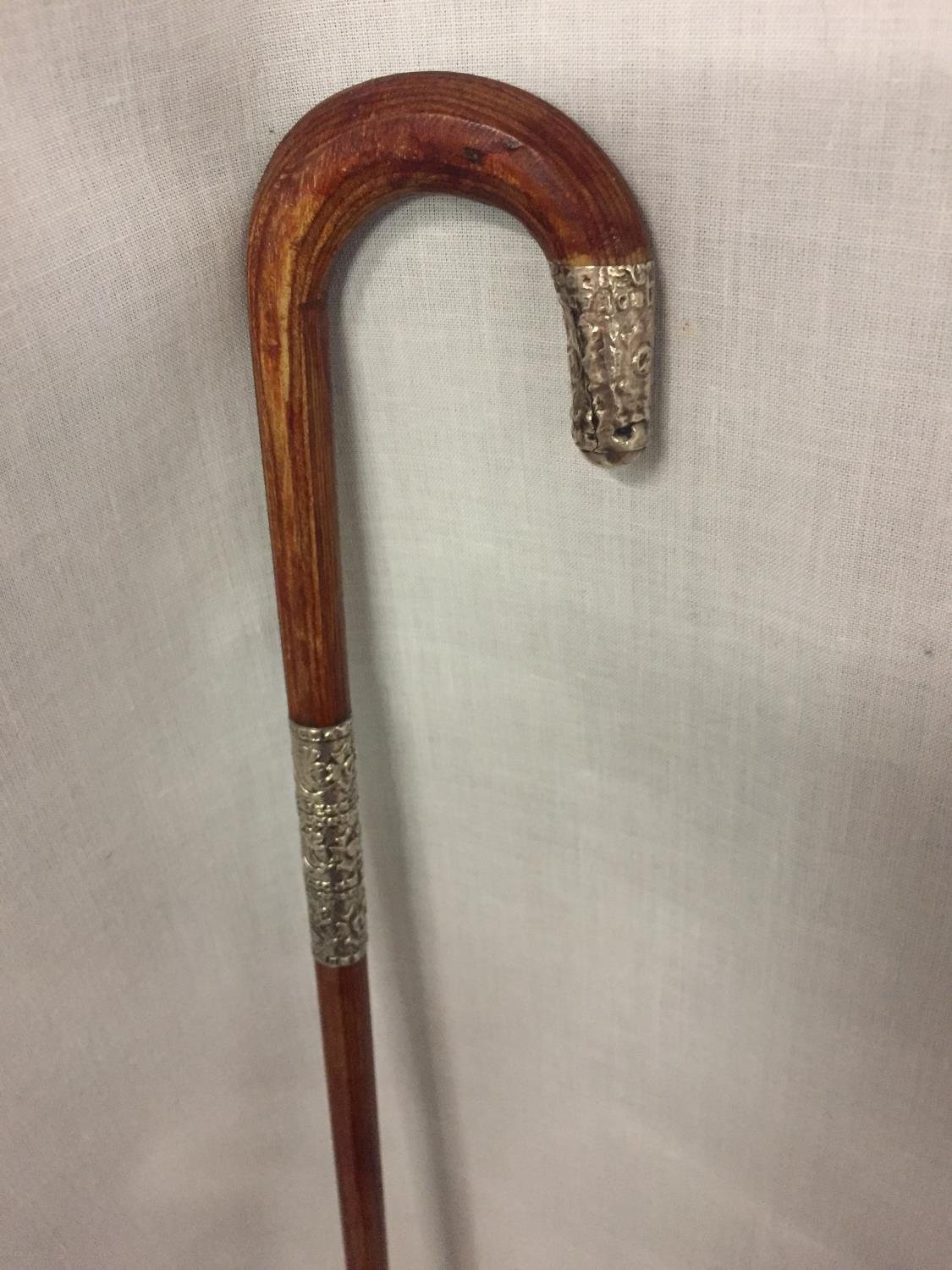 A LADIES SILVER CANE WALKING STICK - Image 2 of 5