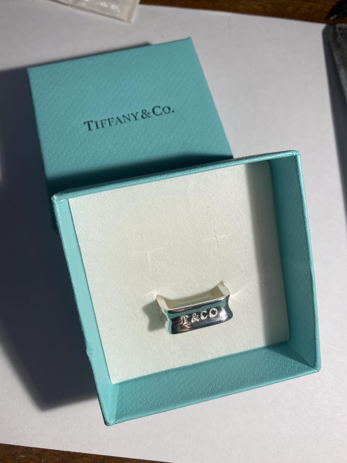 A FASHION SQUARE RING IN BOX WITH BAG, SIZE P : 7.23GRAMS