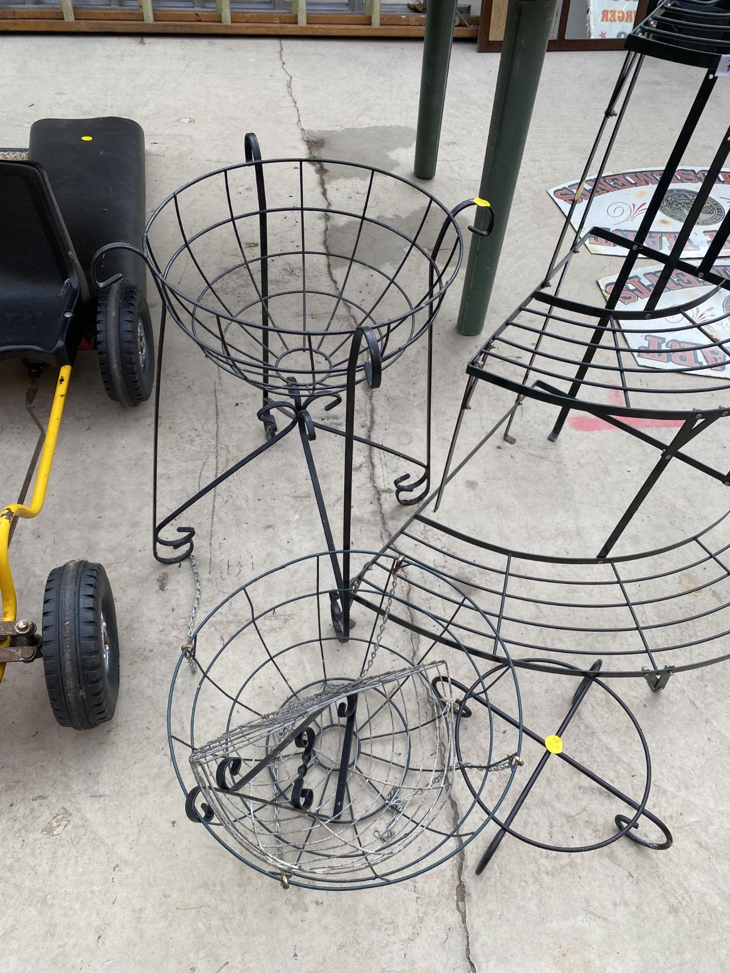 AN ASSORTMENT OF GARDEN ITEMS TO INCLUDE A WROUGHT IRON PLANT STAND, THREE TIERD PLANT STAND AND - Image 3 of 3