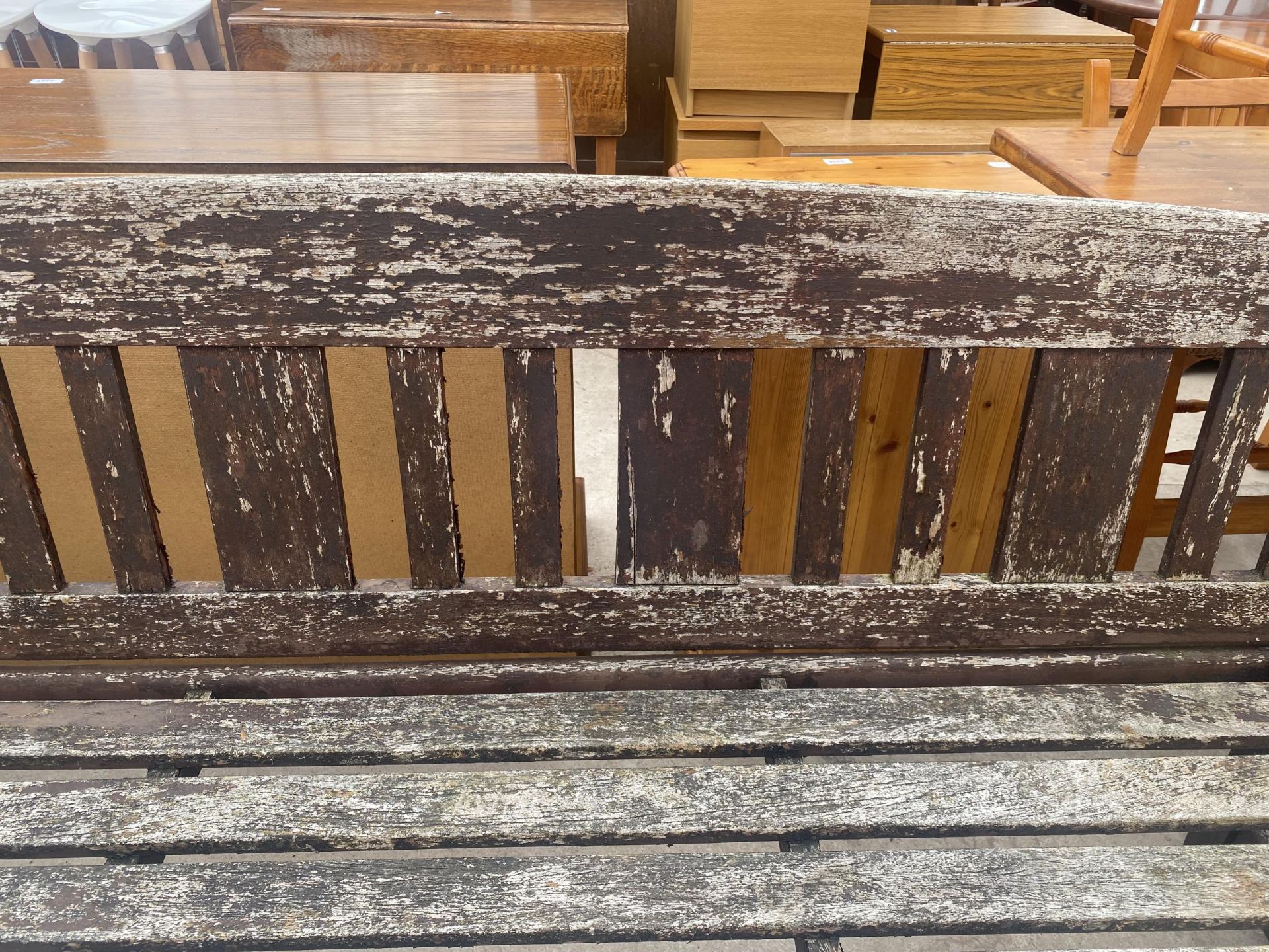 A LARGE WOODEN SLATTED GARDEN BENCH - Image 2 of 2