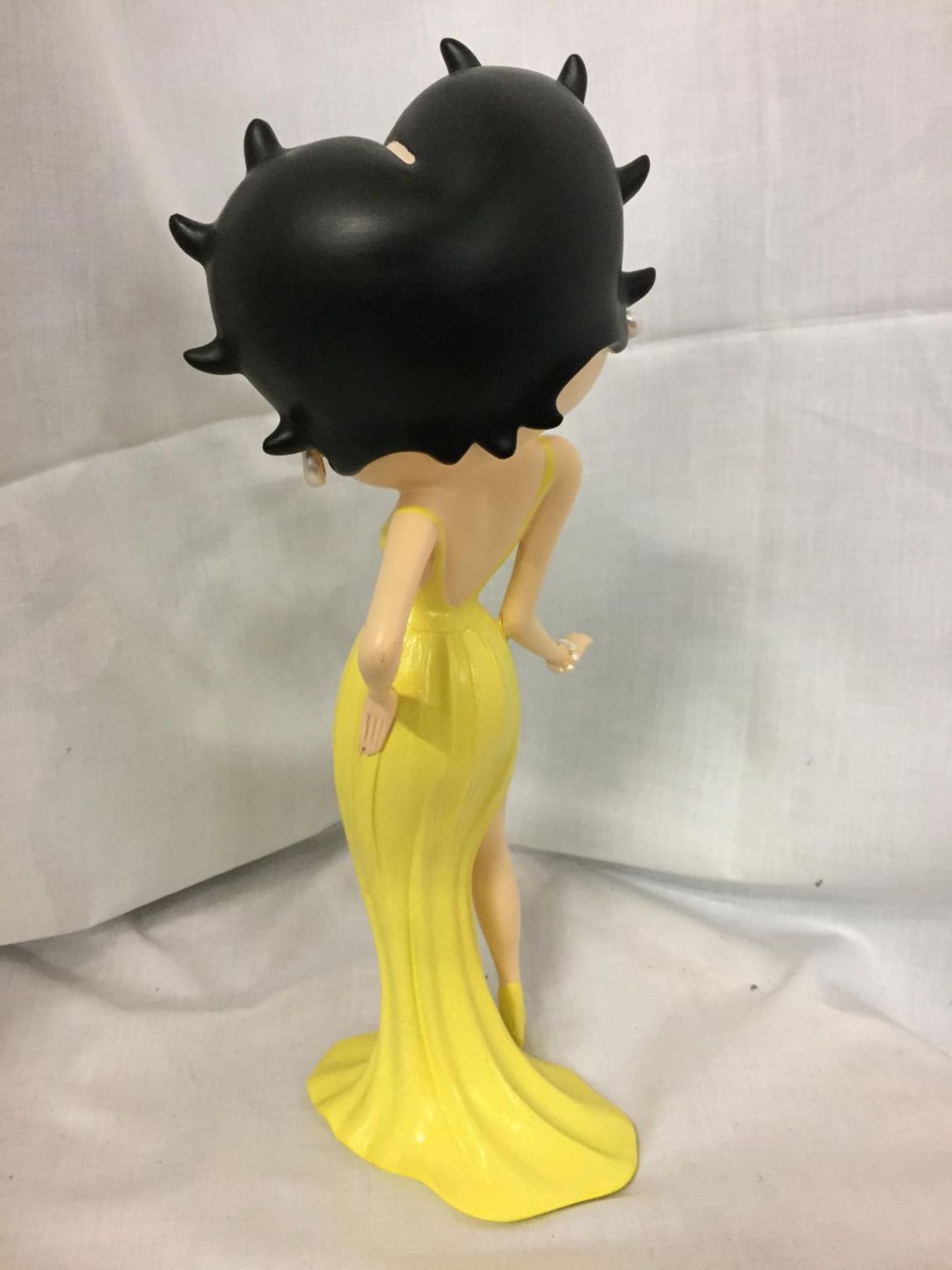 A MODEL OF BETTY BOOP IN A YELLOW DRESS - Image 3 of 3