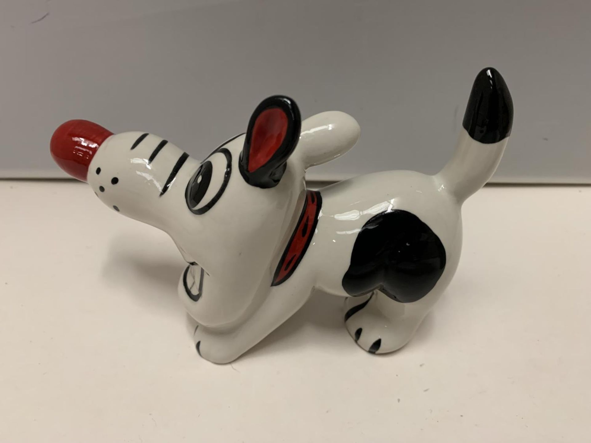 A LORNA BAILEY HAND PAINTED AND SIGNED DOG DASHY - Image 2 of 3